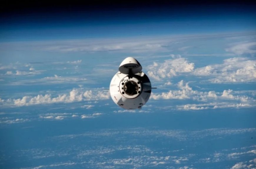SpaceX Dragon Cargo Resupply Spacecraft Delayed Due to Unfavorable Weather